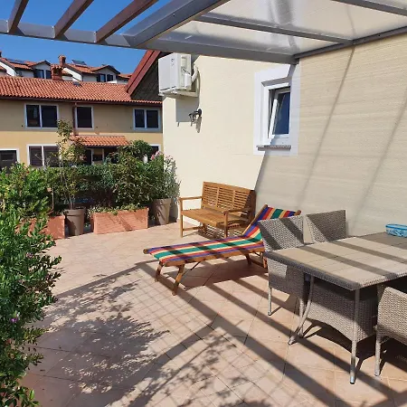 Apartment Garden View