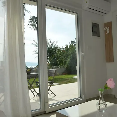 Apartment Garden View