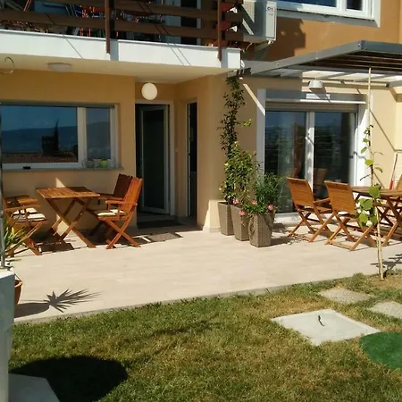 Apartman Garden View *