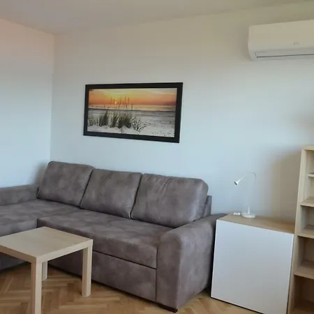 Garden View Apartment *